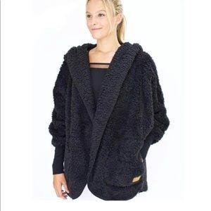 Like new Nordic Beach Cozy Wrap. One size fits all. SO soft and cozy!